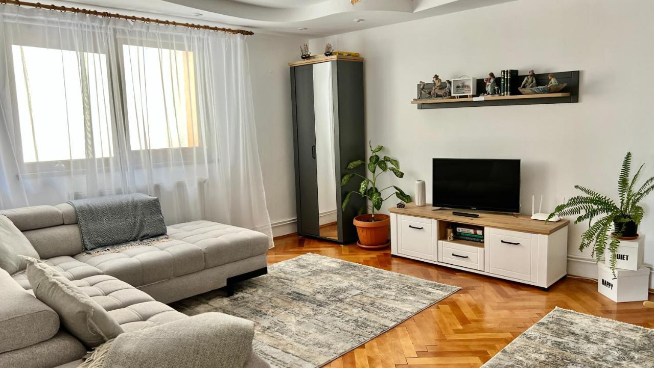 Travellers Apartment Cluj-Napoca Esterno foto